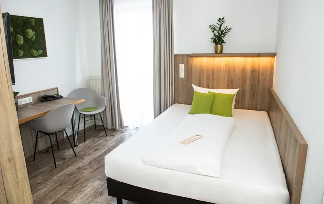 Hotel Perlach Allee by Blattl