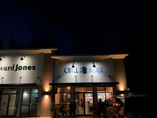 Chill-House: Froyo and Coffee Shop