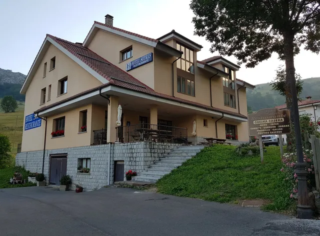 Hotel Restaurante Sotres