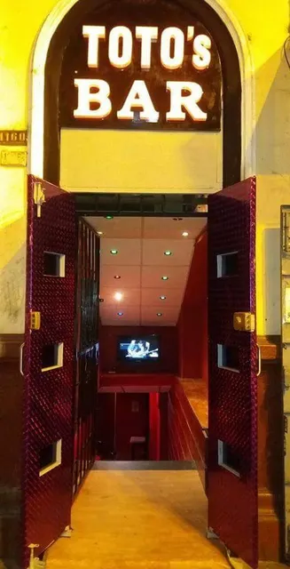 Totos Bar