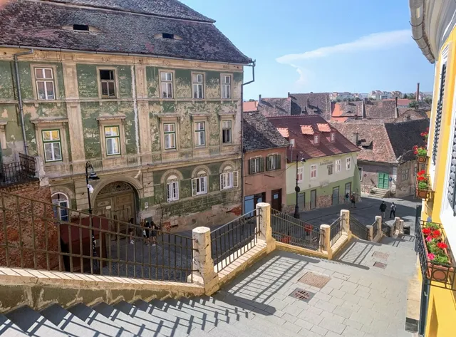 Apartment Bridge Queen