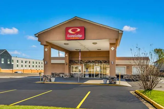 Econo Lodge Inn & Suites Macon West