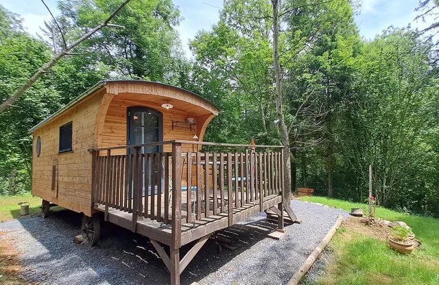 Terra Bosca,week-end en amoureux, Gîte et Roulotte, Brassac