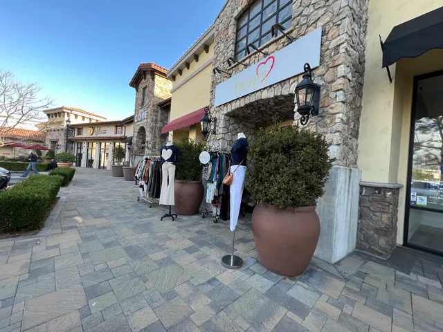 Shoppes at Westlake Village