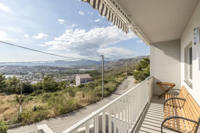 House with private pool M&M