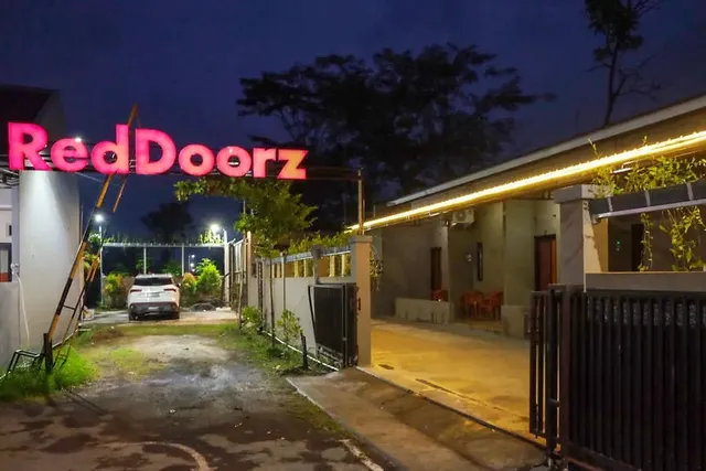 RedDoorz Syariah near Exit Tol Pemalang Comal 2