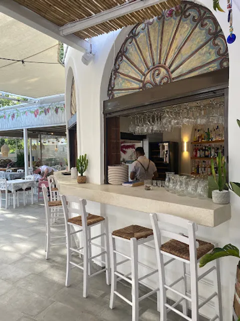 Grecos restaurant laganas