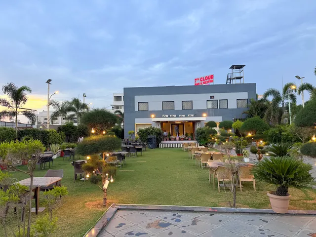 7th Cloud Club, Bar & Resort by Aceotel