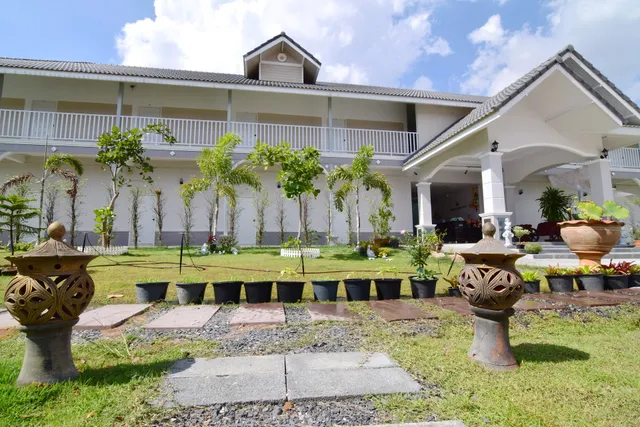 Phuwiang Grand Hotel