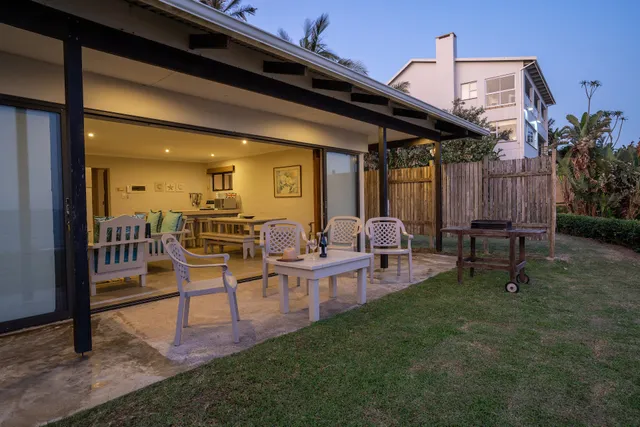 Sea-Cottage Beachfront Accommodation, Sheffield Beach