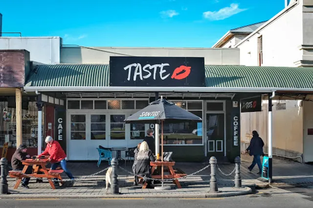 TASTE CAFE