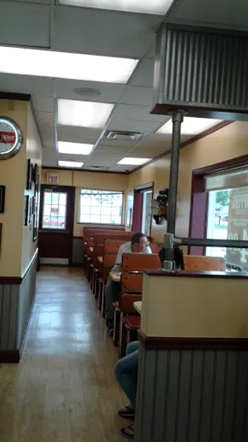 Lee's Famous Recipe Chicken