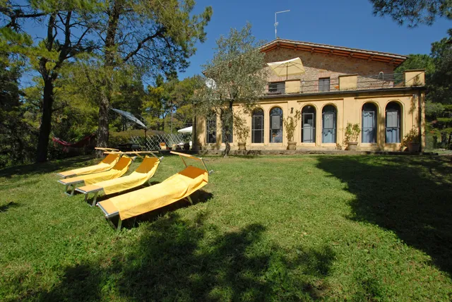 Miralaghi Countryhouses