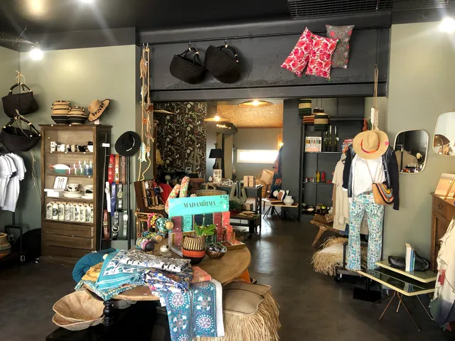 La Presqu'île - Concept Store