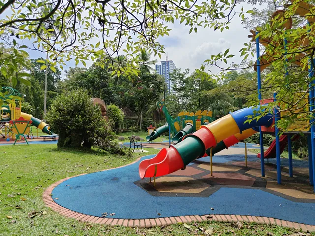 Fantasy Planet & Dinosaur Park