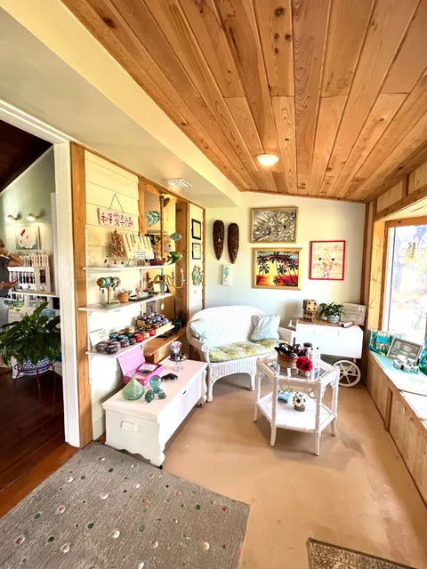 10596 Salon & Boutique