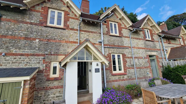 Longleat Keeper's House & Cottage