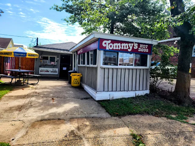 Tommy's Hot Dogs