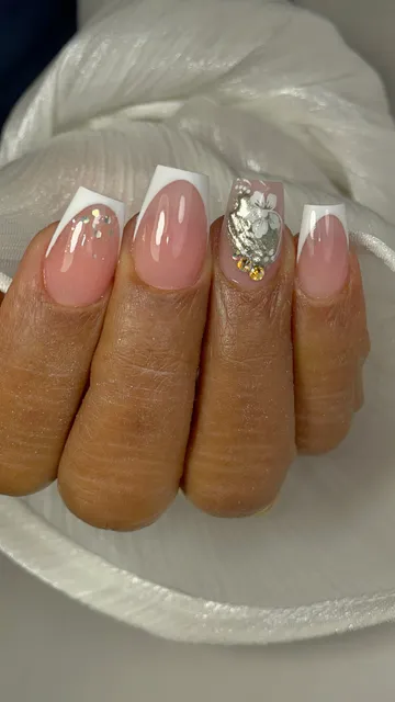 charming nails & Beauty Studio