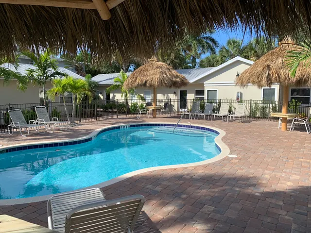 Twin Palms at Siesta