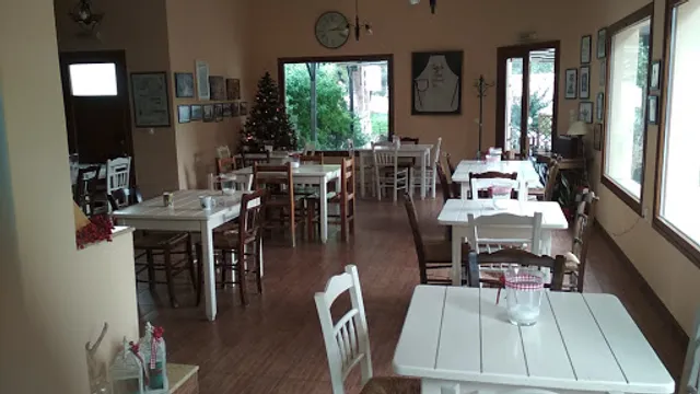 Lyxnari | Restaurant • Greek Traditional Cuisine