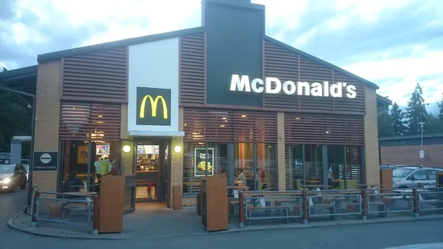 McDonald's Asker E-18