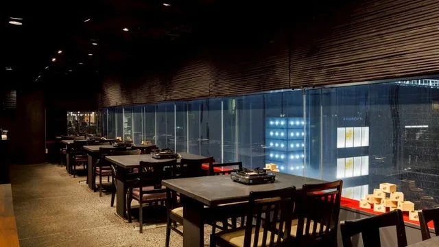 しゃぶしゃぶ すき焼き 食べ放題 和牛と豚 三条河原町店