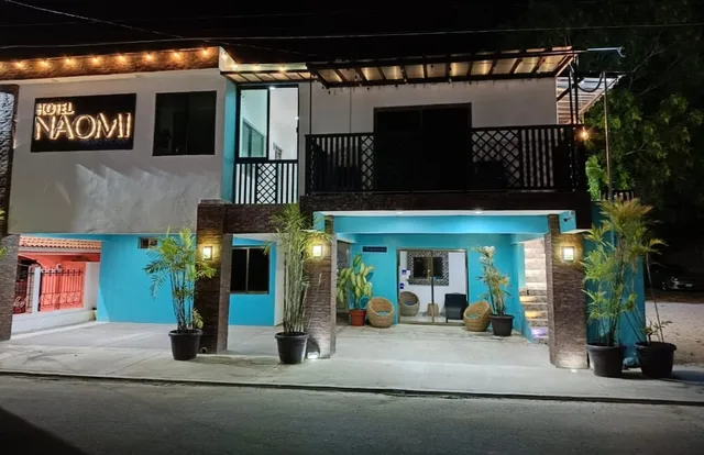 Hotel Naomi