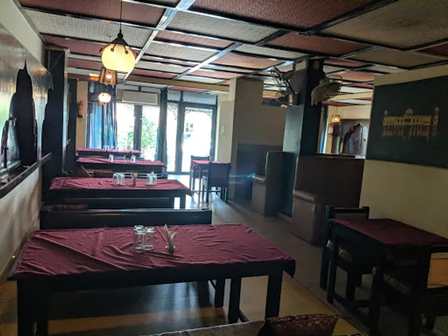 Manuhar Restaurant