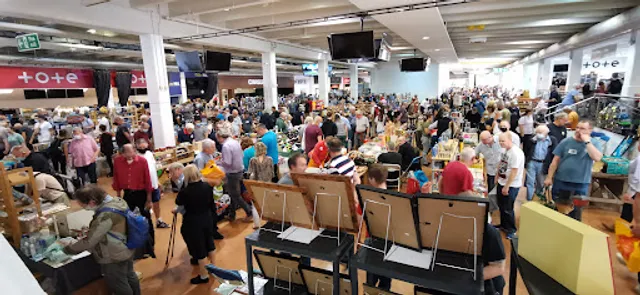 Sandown Antiques Home & Interiors Market