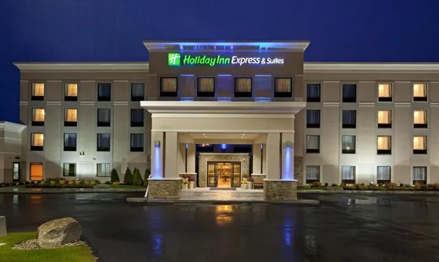 Holiday Inn Express & Suites Malone
