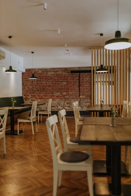 Kapca x Rézhárs Bisztró