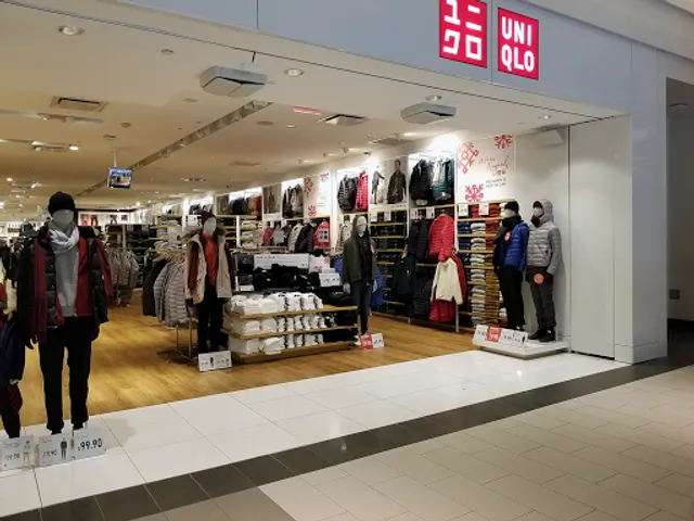 UNIQLO Roosevelt Field