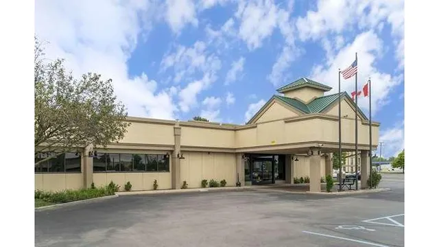 Quality Inn & Suites Monroe