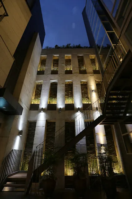 Thaddaeus Ropac Seoul