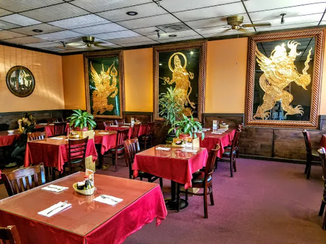 Dome Pochana - Thai Family Restaurant