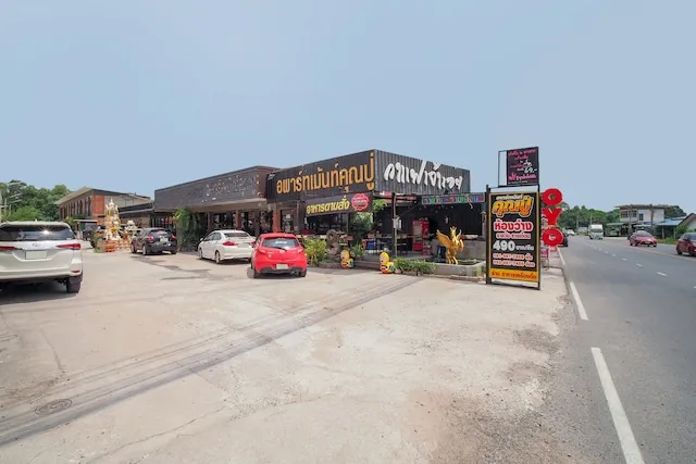 OYO 715 Apartment Khunpu