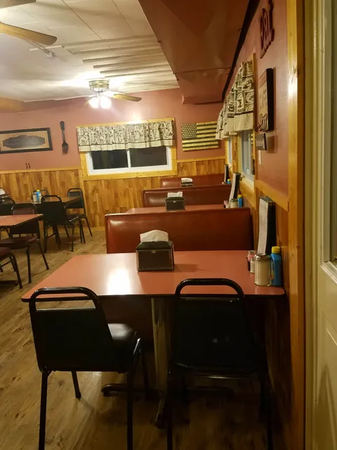 Lacey's Family Diner