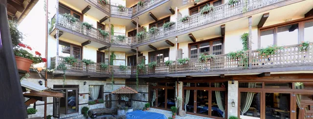 Molerite Wine & Dine