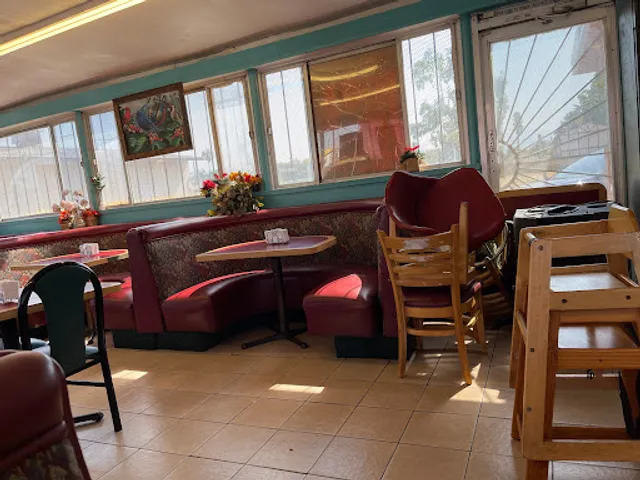 Pupuseria Tacos y Mariscos