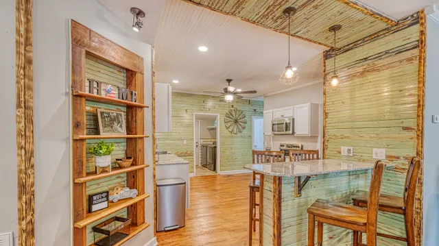 Airbnb/VRBO “Stays” by Riverwalk … minutes to Columbia SC