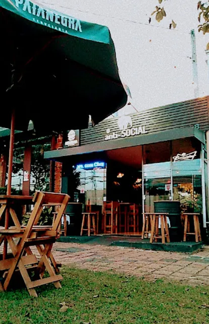 o anti-SOCIAL Karaokê Bar