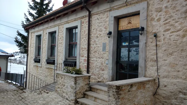 Chalet Il Camoscio. Camere e cucina abruzzese