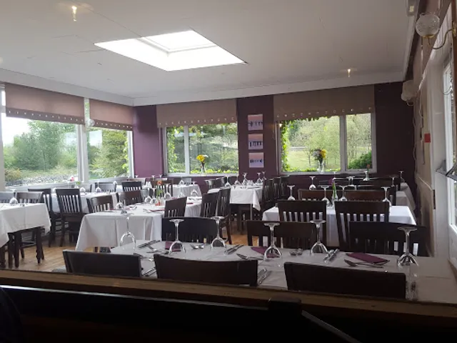 Carrybridge Lakeside Lodge & Marina