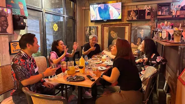 Samranrat Bar สำราญราษฎร์ บาร์ ประตูผี