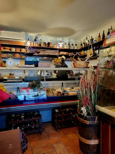 Antica Osteria di Novoli dal 1807 (Mugello). Pasta fresca fatta in casa, specialità Tortelli Mugellani.