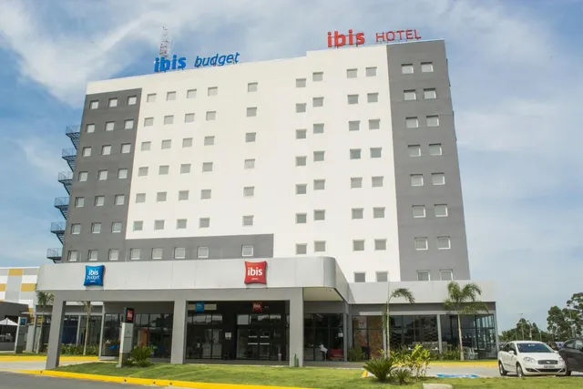 ibis Lorena