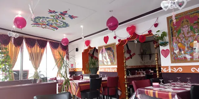 Bollywood Café