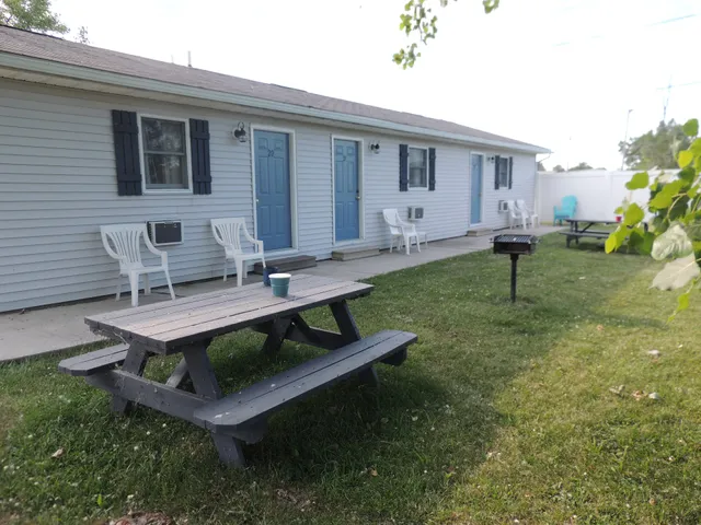 White Caps Motel and RV Park