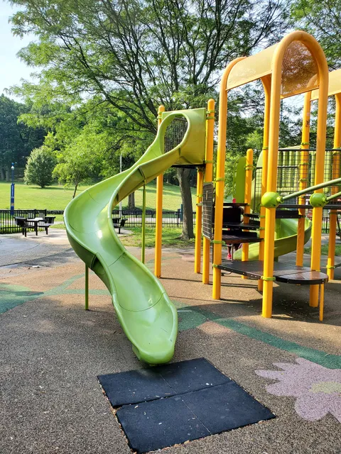 Hunt Almont Playground